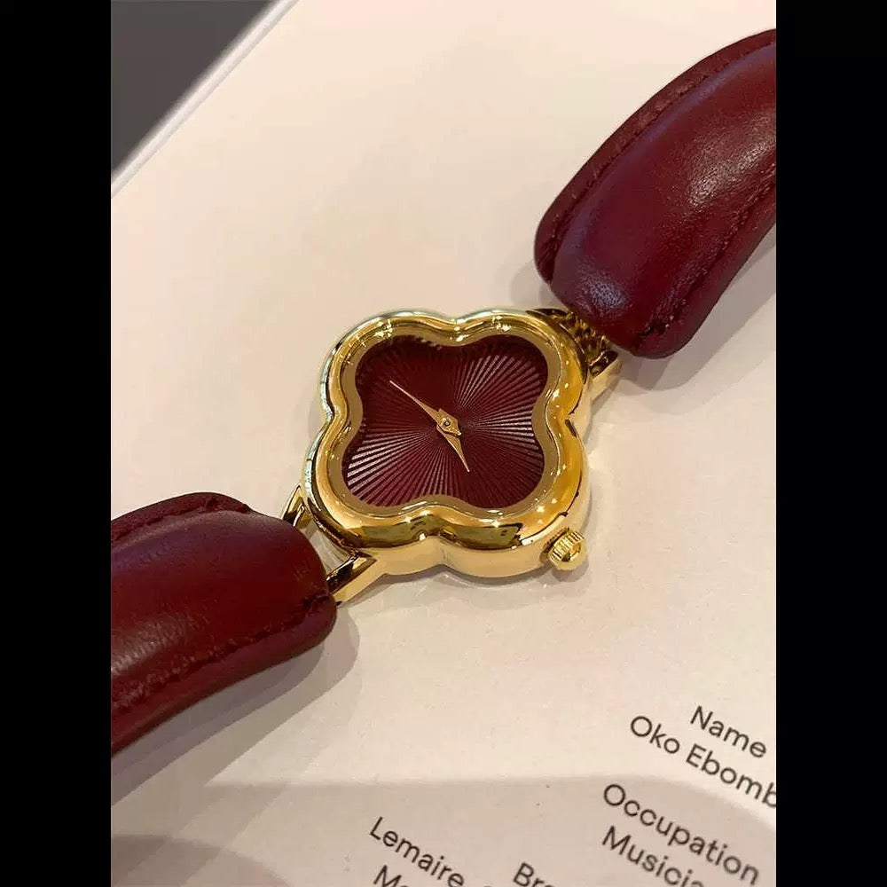 Clover-Shaped Gold Women's Watch