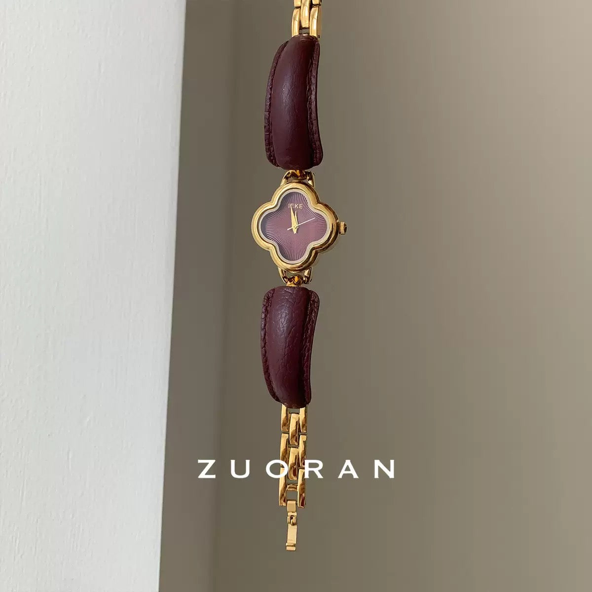 Clover-Shaped Gold Women's Watch