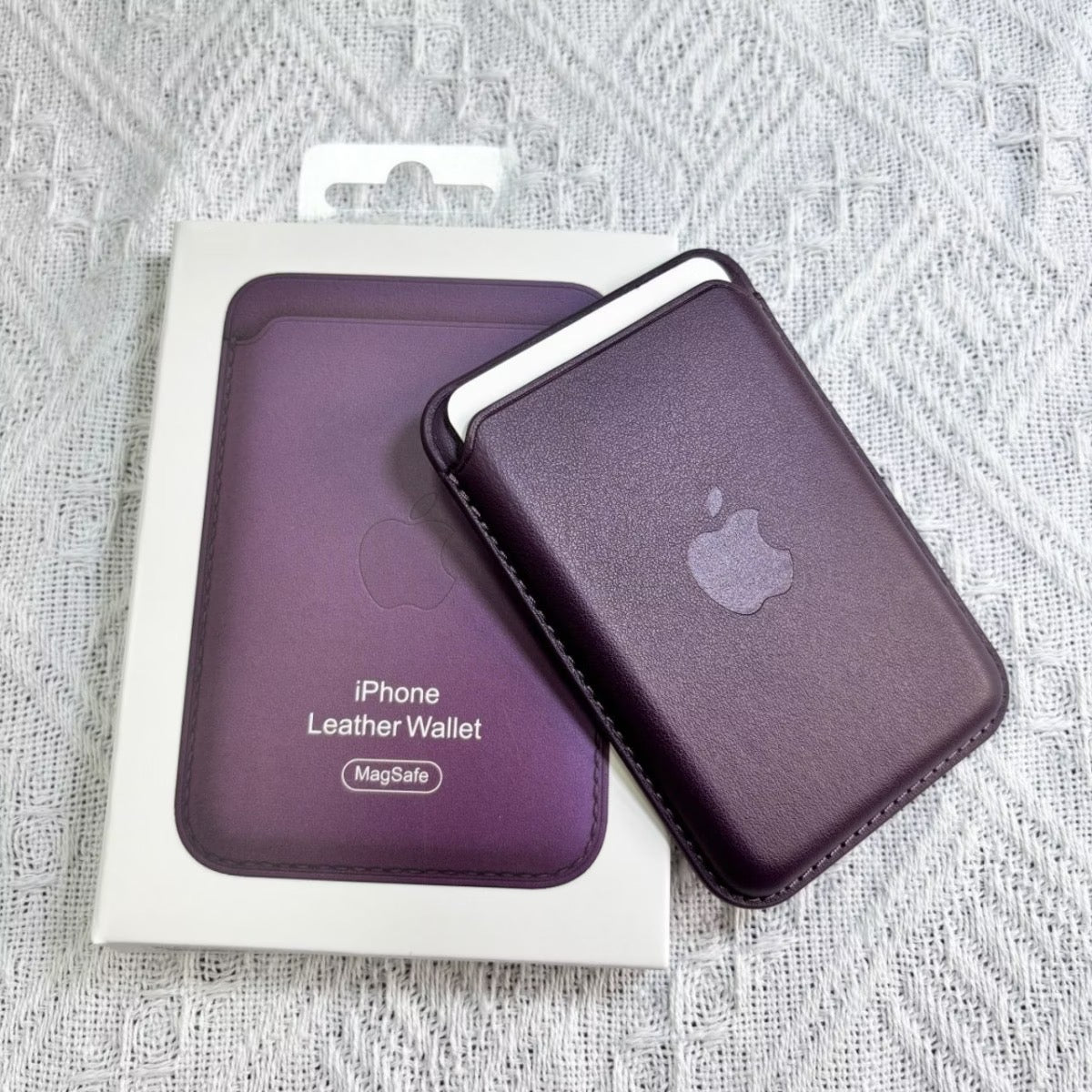 IPhone Leather Wallet with MagSafe Animation