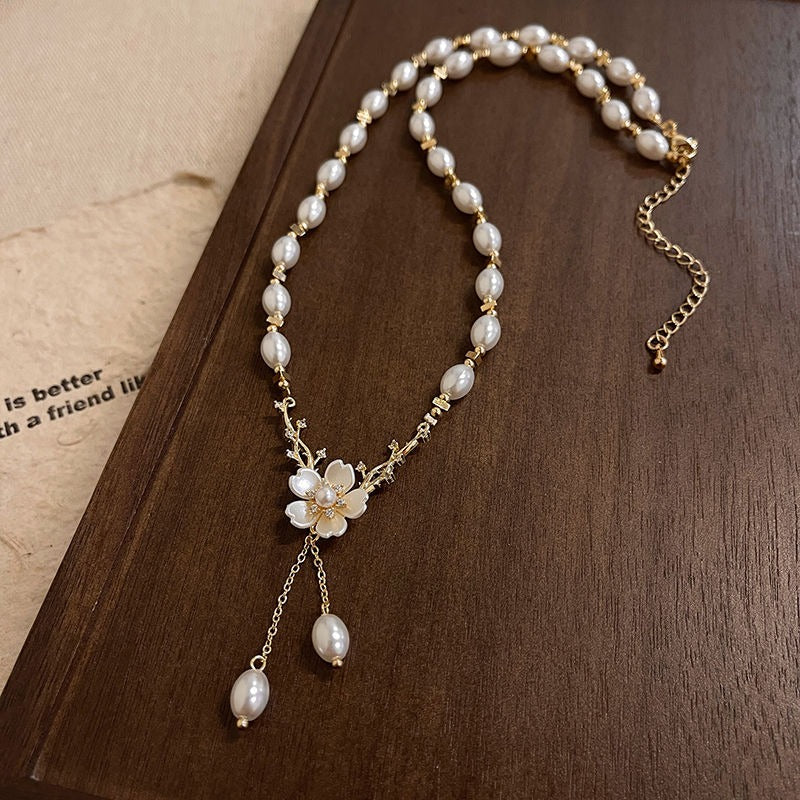 Flower pearl pendant necklace