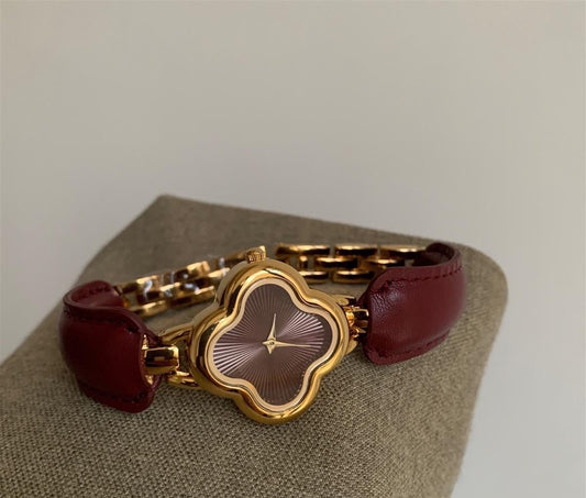 Clover-Shaped Gold Women's Watch