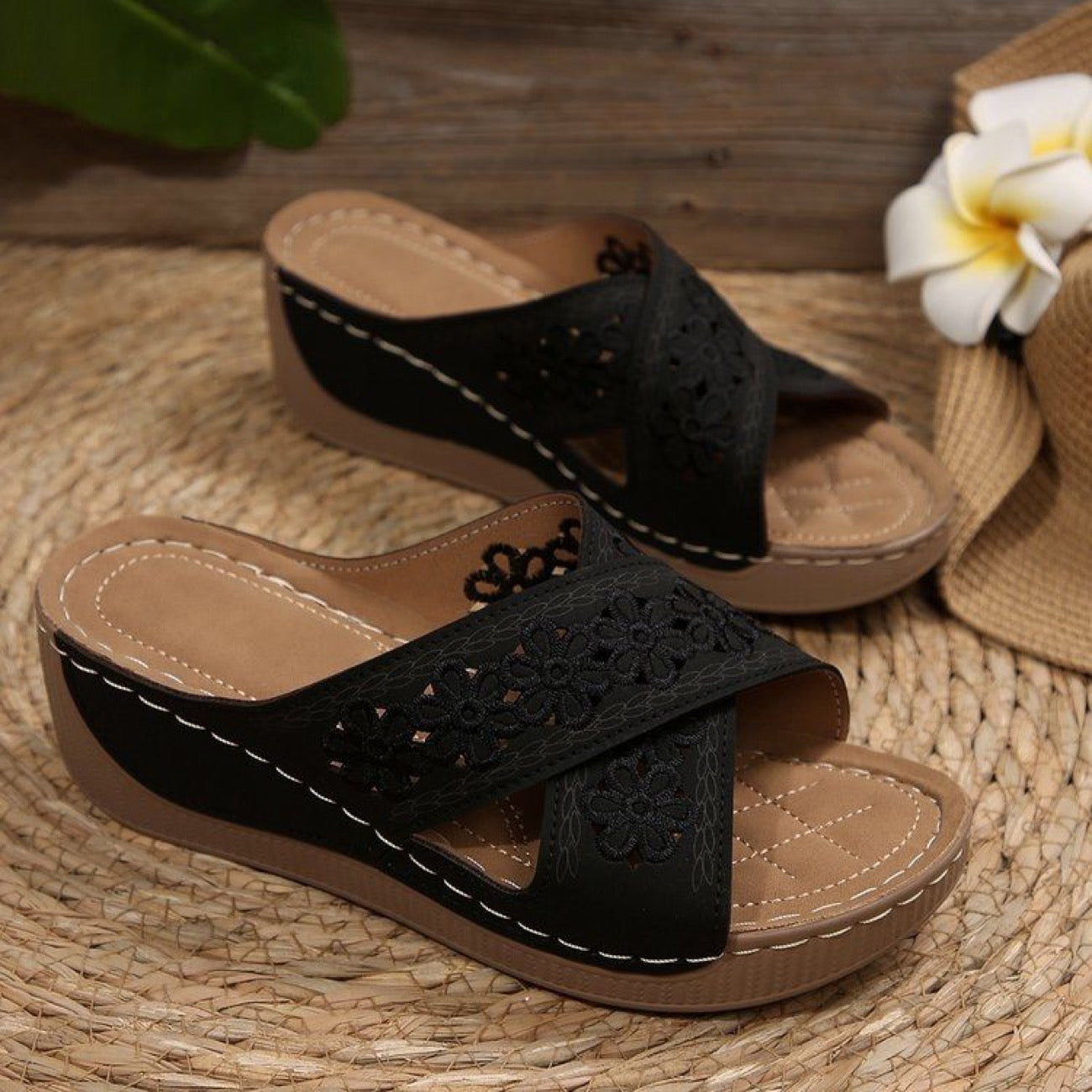 Women's Embroidered Comfortable Slide Sandals