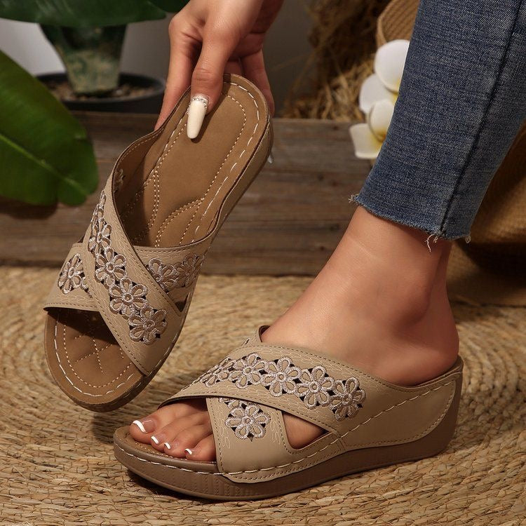 Women's Embroidered Comfortable Slide Sandals