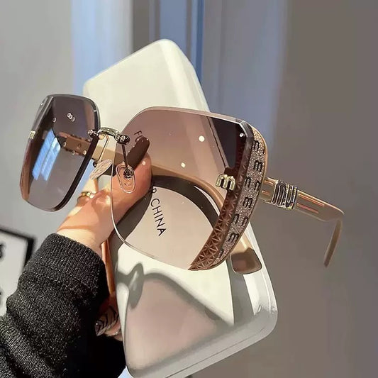 🕶️✨ Rimless, oversized, square sunglasses