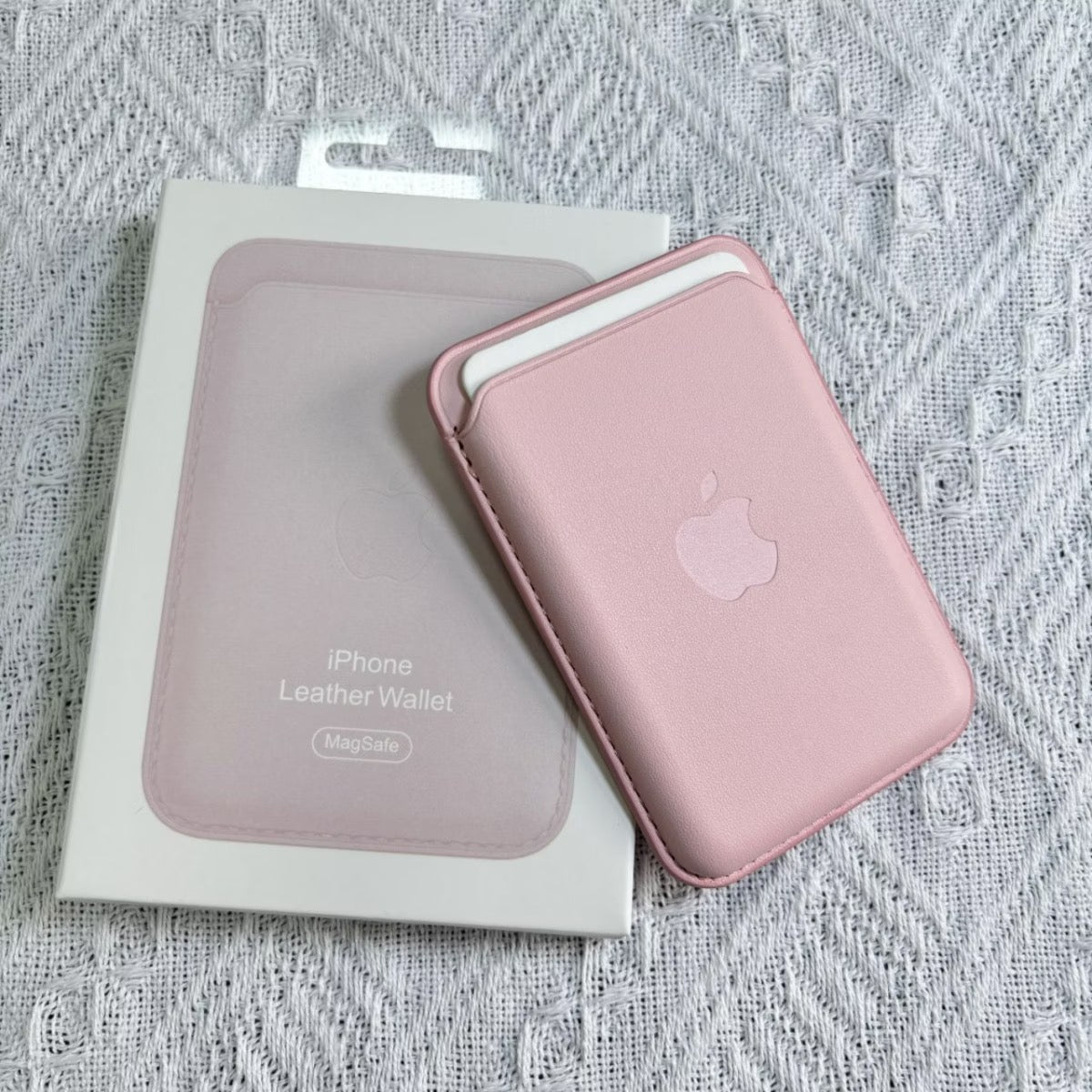 IPhone Leather Wallet with MagSafe Animation
