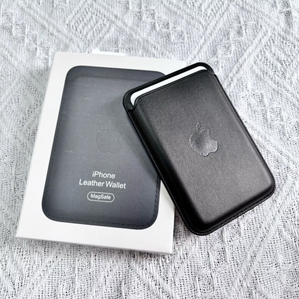 IPhone Leather Wallet with MagSafe Animation