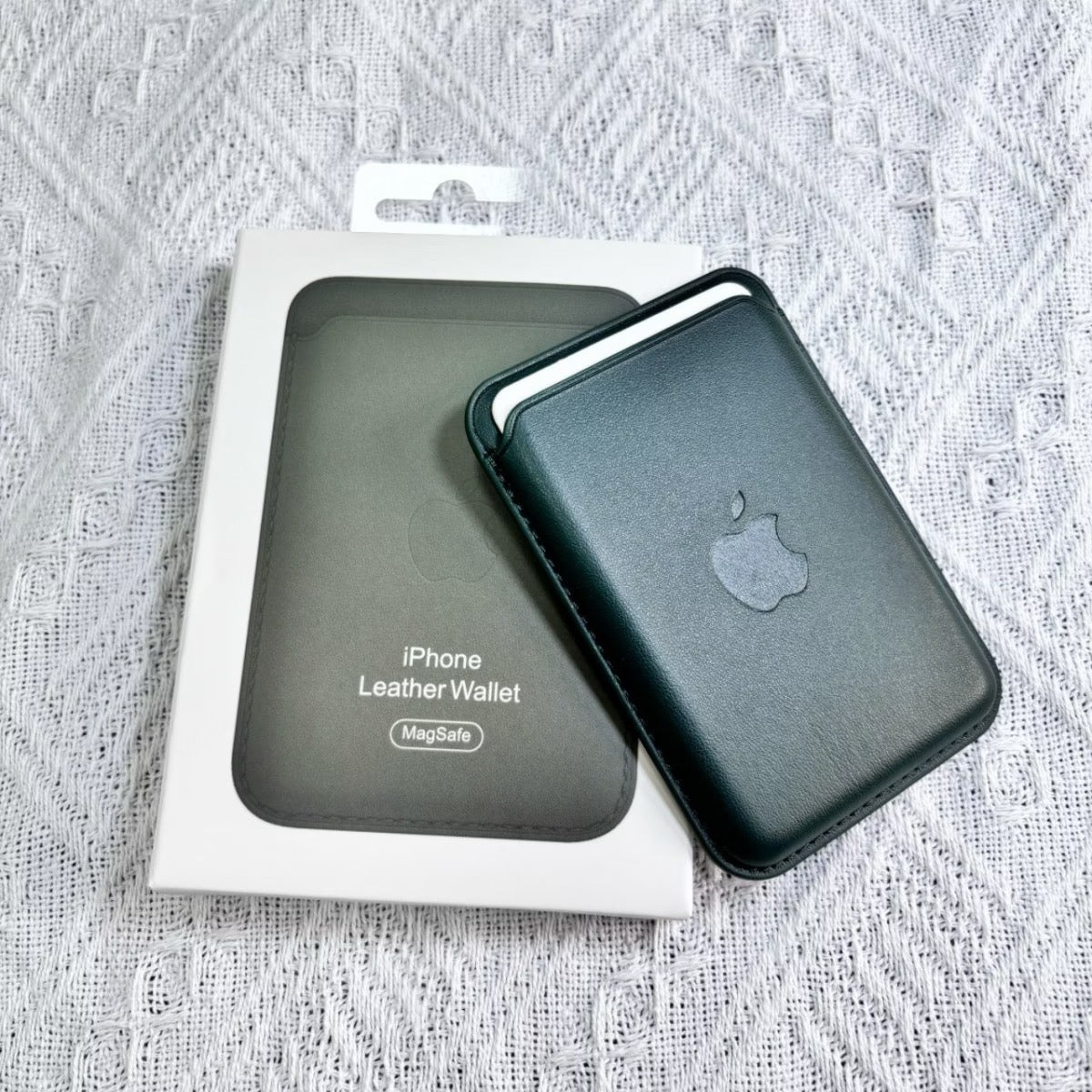 IPhone Leather Wallet with MagSafe Animation