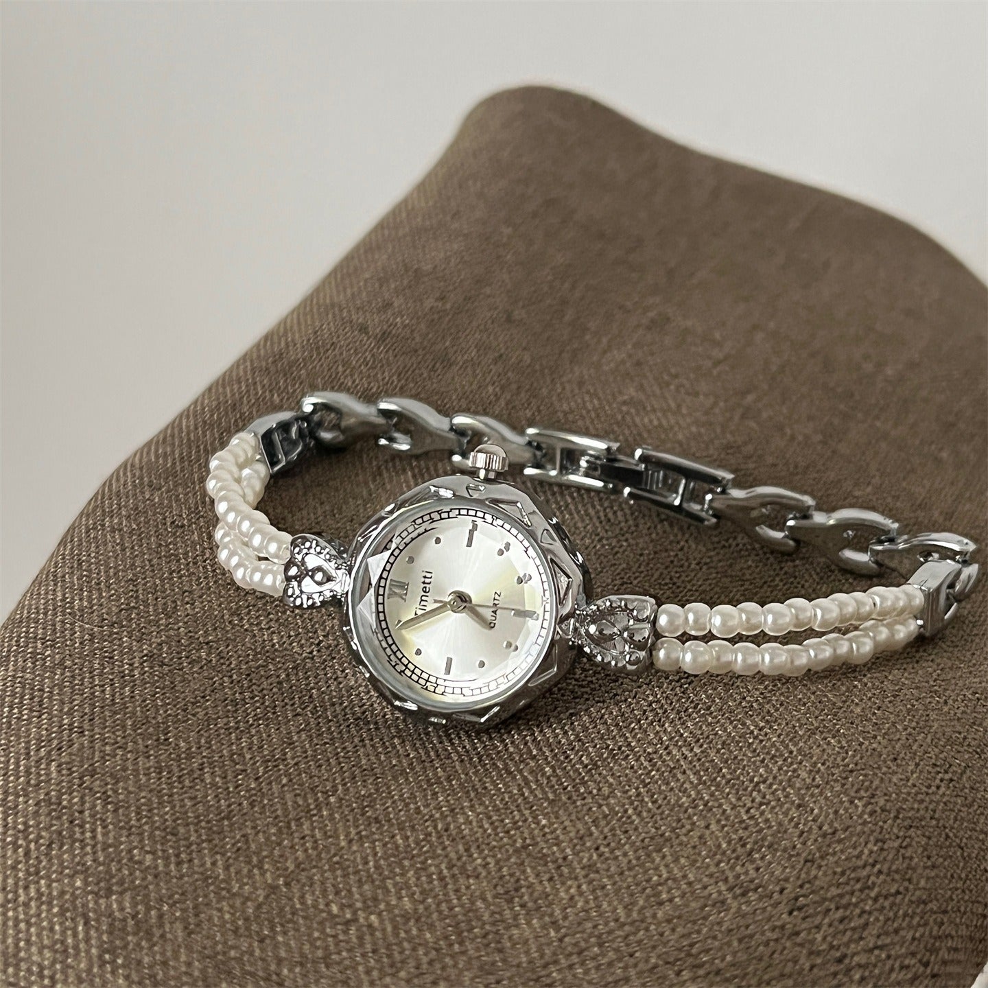 New small pearl round bracelet watch