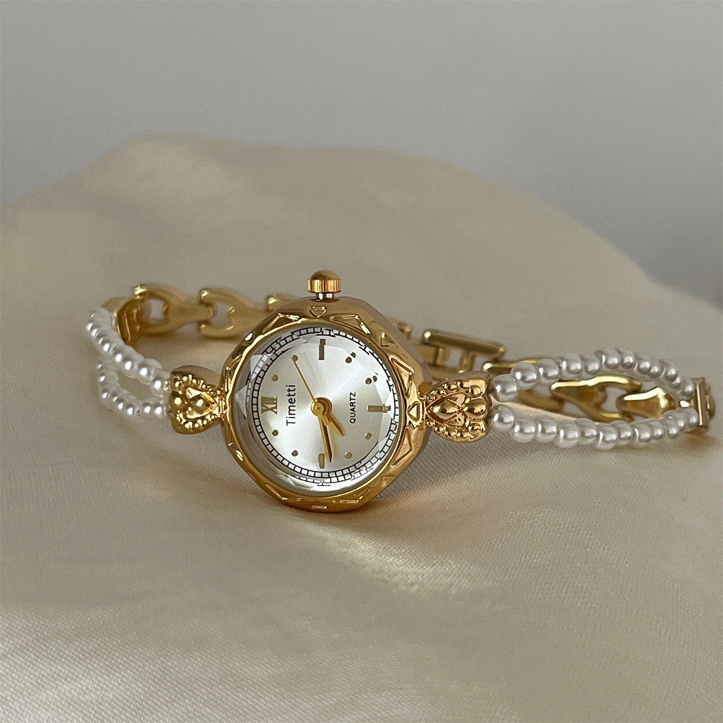 New small pearl round bracelet watch