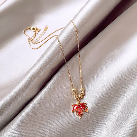 Red maple leaf pendant necklace